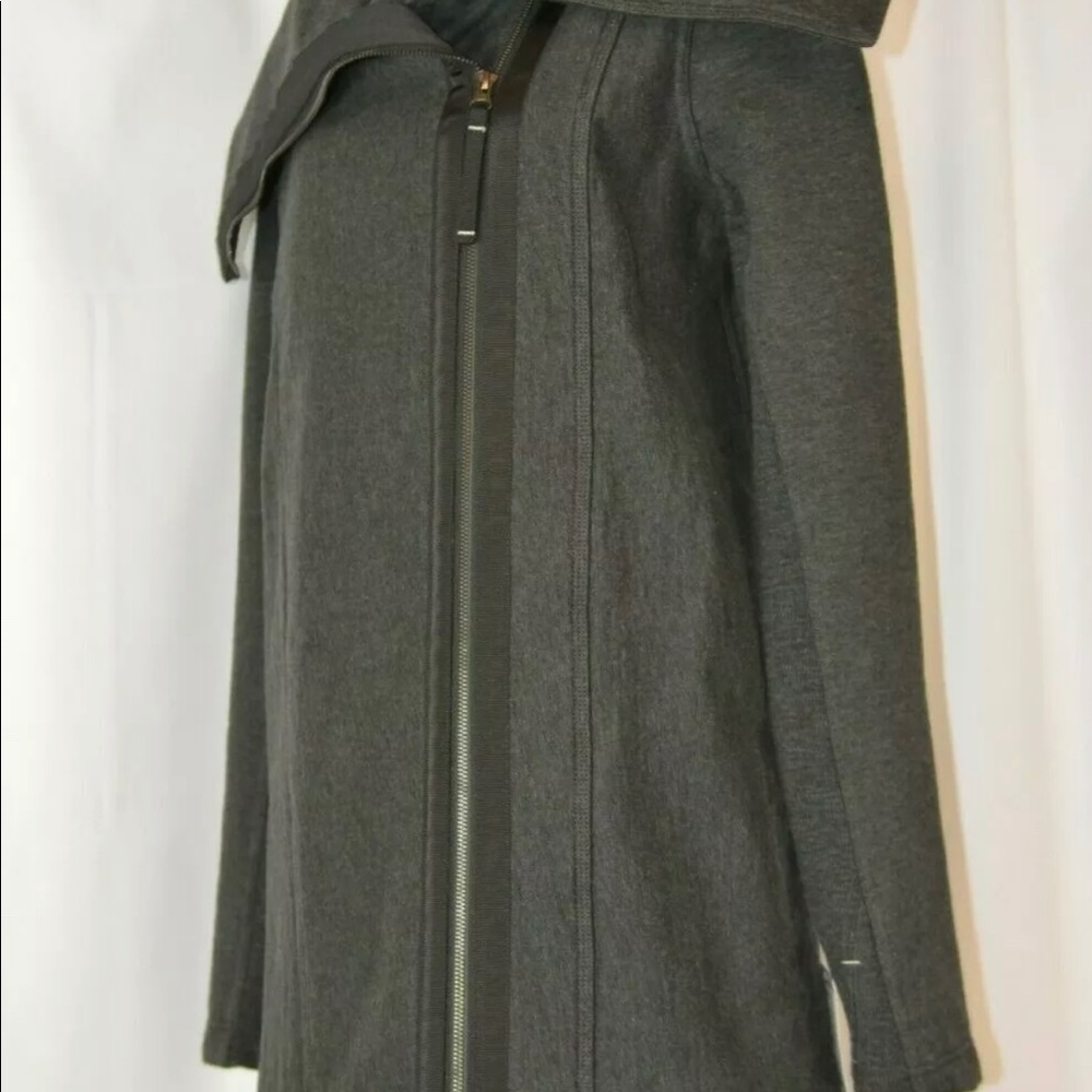 Lululemon Virasana Blanket Wrap Heathered Black - Picture 3 of 16